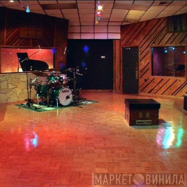 Wishbone Recording Studio - Винил CD и Кассеты лейбла Wishbone Recording Studio на сайте МаркетВинила